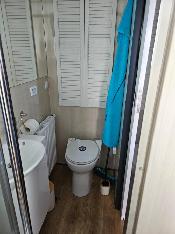 Mobiles Hausboot El'Milia Hotel Braunsbedra Ngoại thất bức ảnh